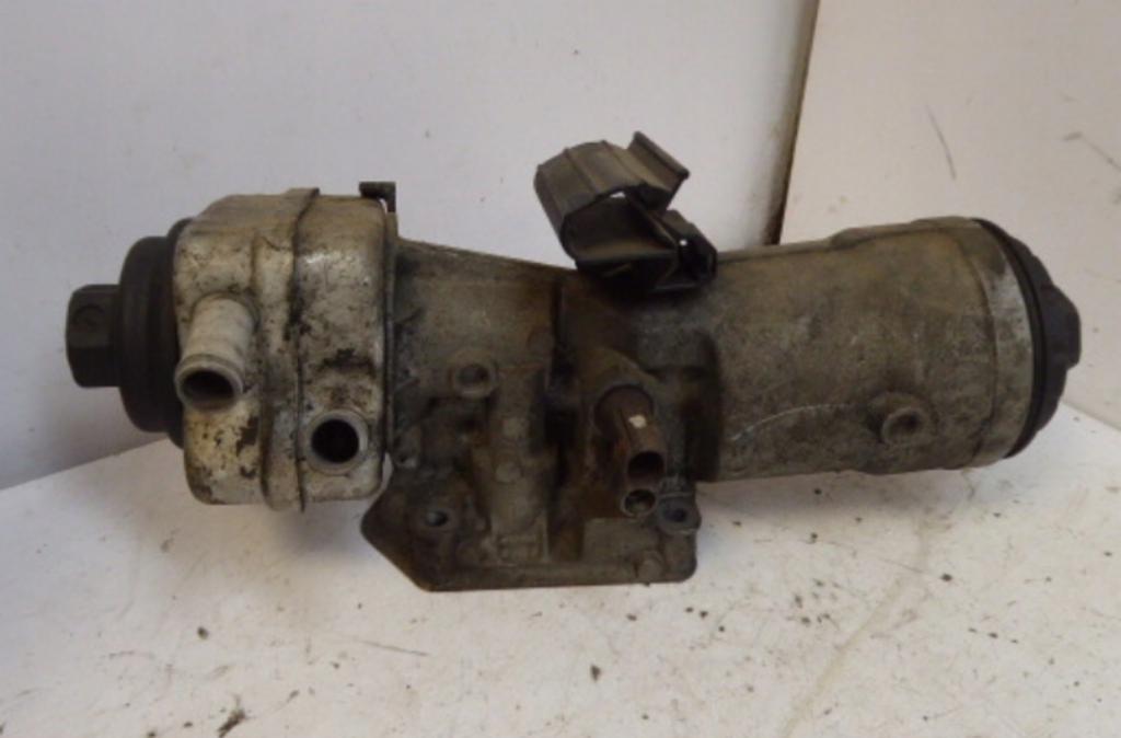 Volkswagen Passat B5 1995-2005 1.9 TDI Obal olejového filtra 045115389J