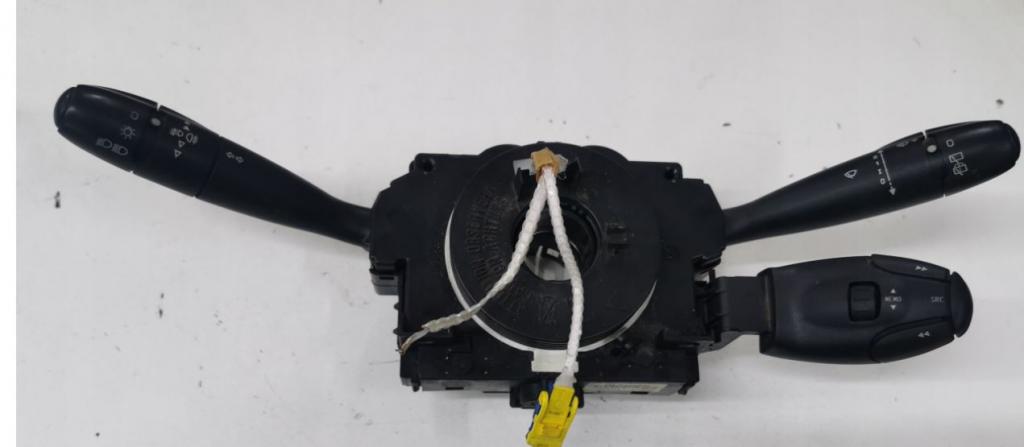 Peugeot 206 hatchback 1.1 petrol MT 44 kW 1998  Prepínacie páčky pod volantom 96663036XT