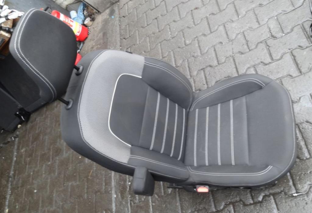 Dacia Sandero III 2020- hatchback 1.0 TCE petrol AT 66 kW 2022  Sedadlo predné ľavé