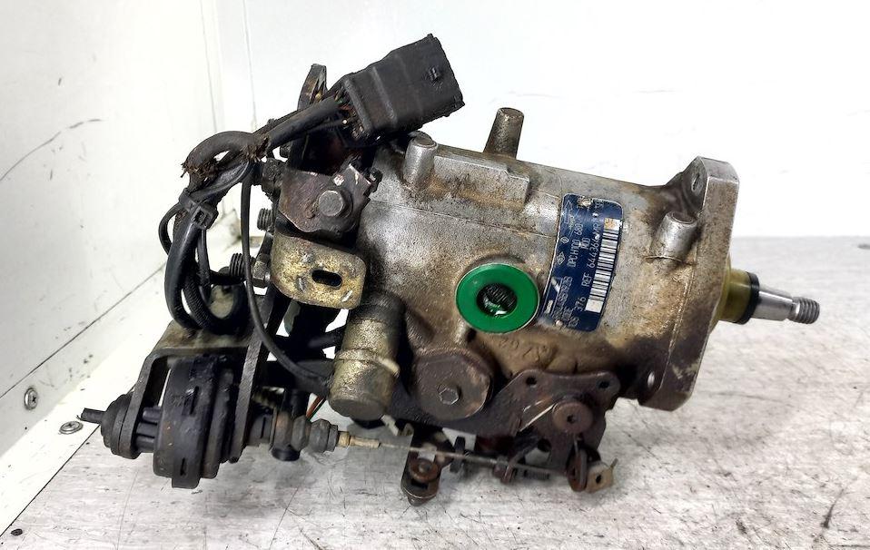 Renault Clio II 1998-2012 hatchback 1.9 D diesel MT 47 kW 2000  Vstrekovacie čerpadlo R8448B192B