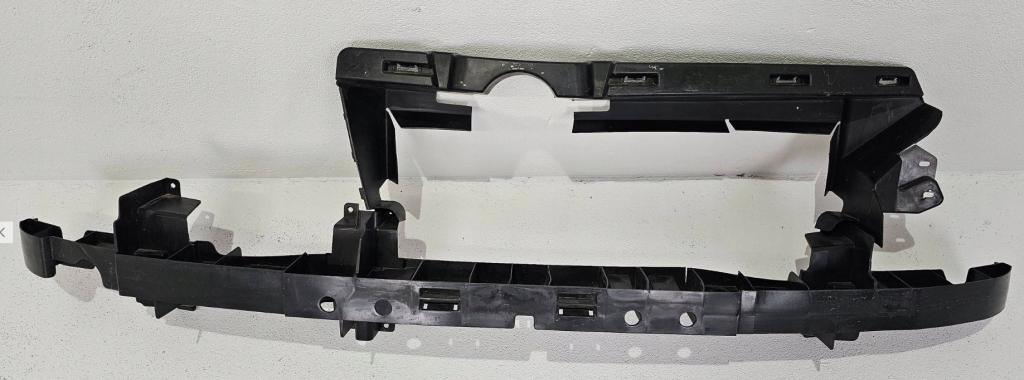 Dacia Dokker 2012- hatchback 1.5 DCI diesel MT 63 kW 2008  Výstuha predná 628106814R