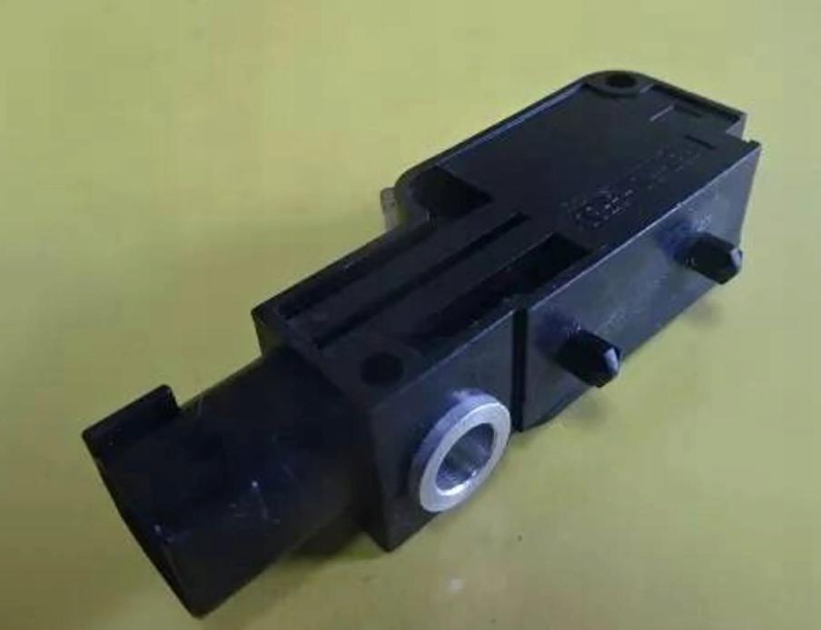 Ford Mondeo Mk3 2000-2007 Snímač nárazu 1S7T-14B342-AE