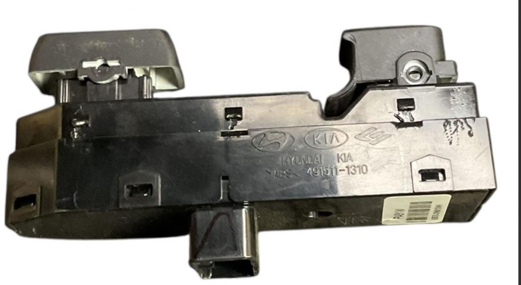 Kia Sportage III 2010-2015 hatchback 2.0 CRDI diesel AT 100 kW 2012  Prepínač ovládania okna predný pravý 4915111310 935753W910WK