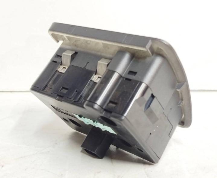 Volvo S60 I 2000-2010 sedan 2.4 D5 diesel MT 96 kW 2003  Prepínač svetiel 9441233