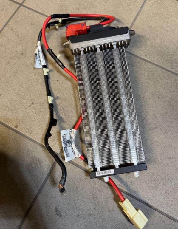 Jaguar XF I X250 2007-2015 sedan 2.7 TD V6 diesel AT 152 kW 2008  Radiátor kúrenia MF0134100451 0171132202