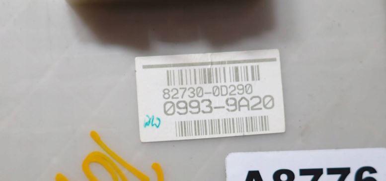 Toyota Yaris II 2005-2011 hatchback 1.0 VVTI petrol MT 51 kW 2006  Poistková skrinka 82730-0D290