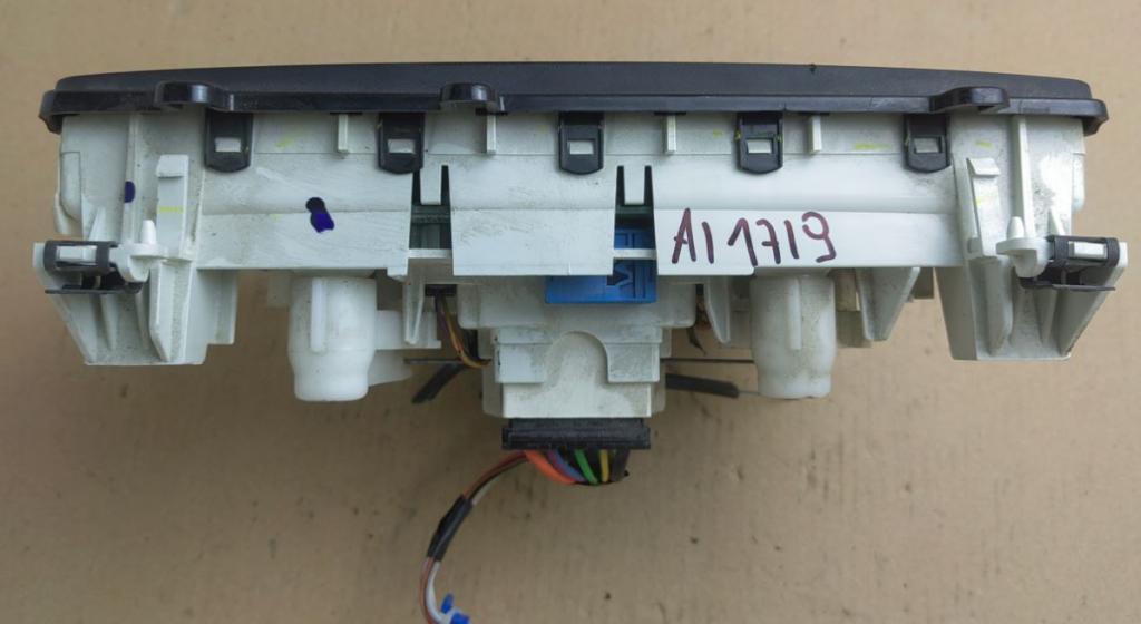 Fiat Doblo II 2010- hatchback 1.6 JTD diesel MT 77 kW 2010  Panel kúrenia/klimatizácie 735605075