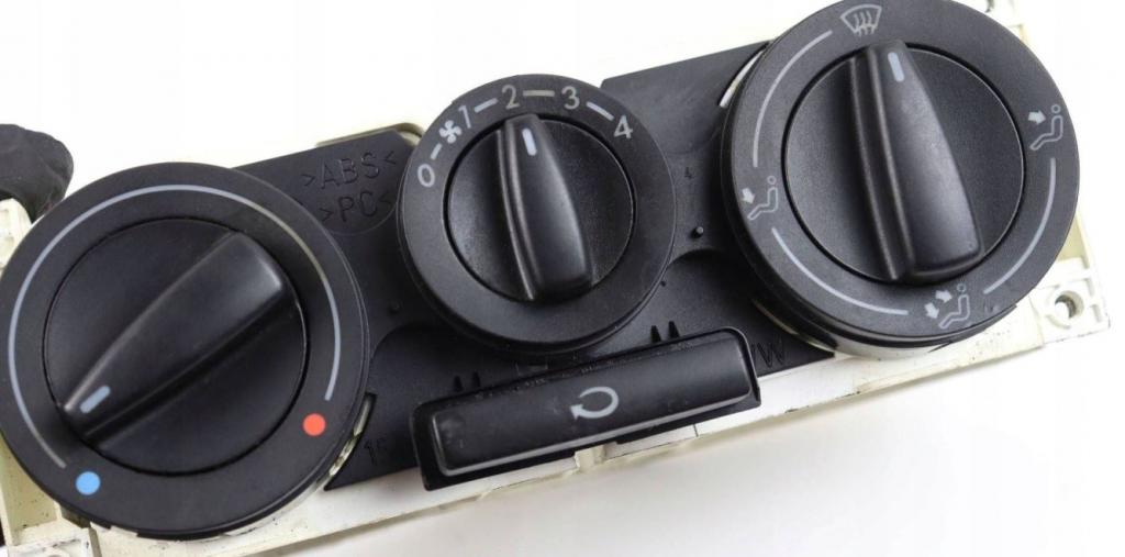 Volkswagen Golf IV 1997-2003 hatchback 1.9 TDI diesel MT 81 kW 1999  Panel kúrenia/klimatizácie 1J0819045F