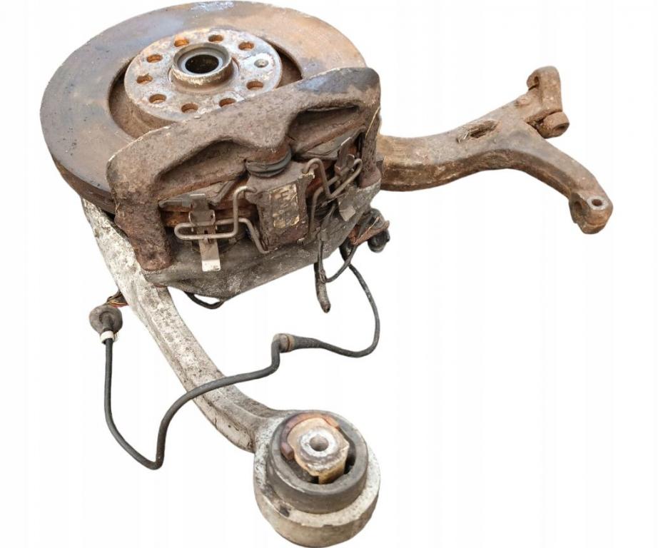 Audi A6 C5 1997-2004 combi 2.5 TDI diesel MT 132 kW 2000  Náboj kolesa predný ľavý