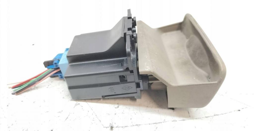 Renault Scenic II 2003-2009 hatchback 1.5 DCI diesel MT 74 kW 2005 Prepinac - Ručná brzda 8200243681