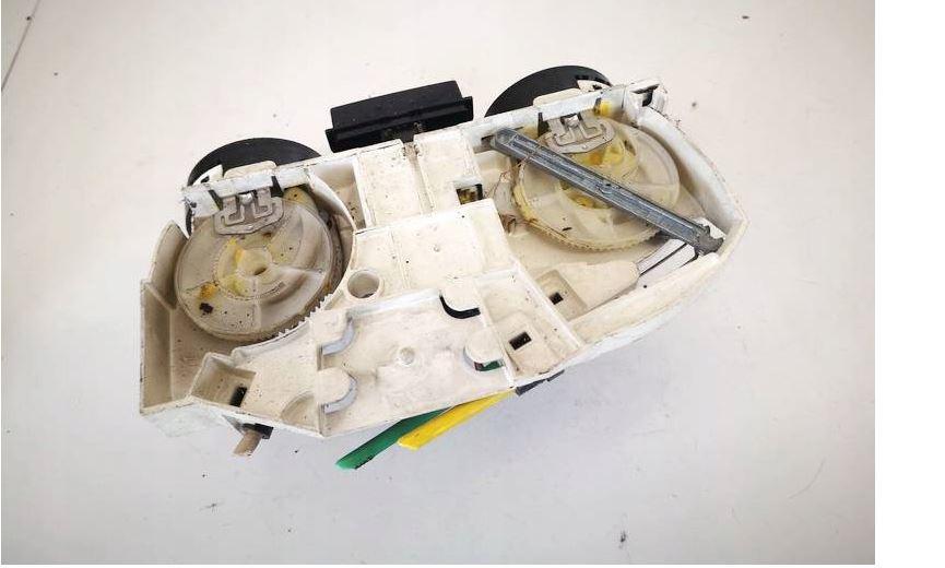 Volkswagen Golf IV 1997-2003 hatchback 1.4 16v petrol MT 55 kW 1999  Panel kúrenia/klimatizácie 1j0819045f