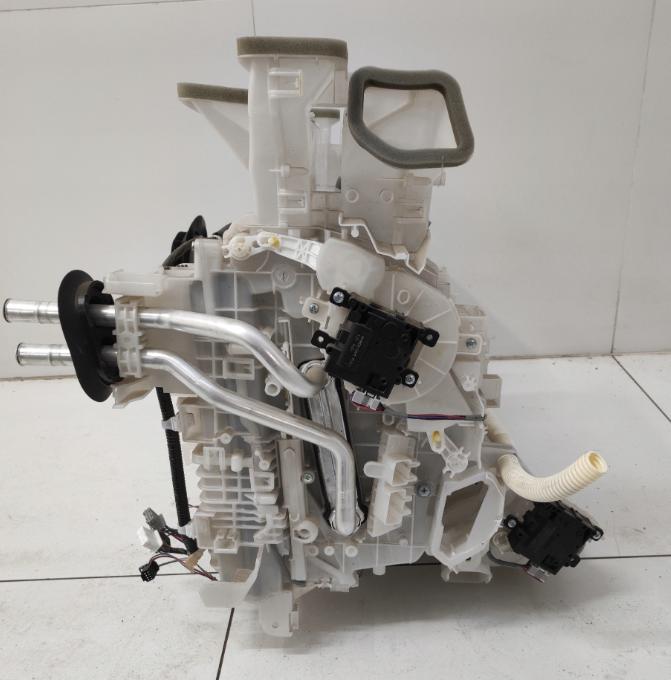 Toyota Rav4 V 2020  Radiátor kúrenia 87050-33D50 87010-33E70