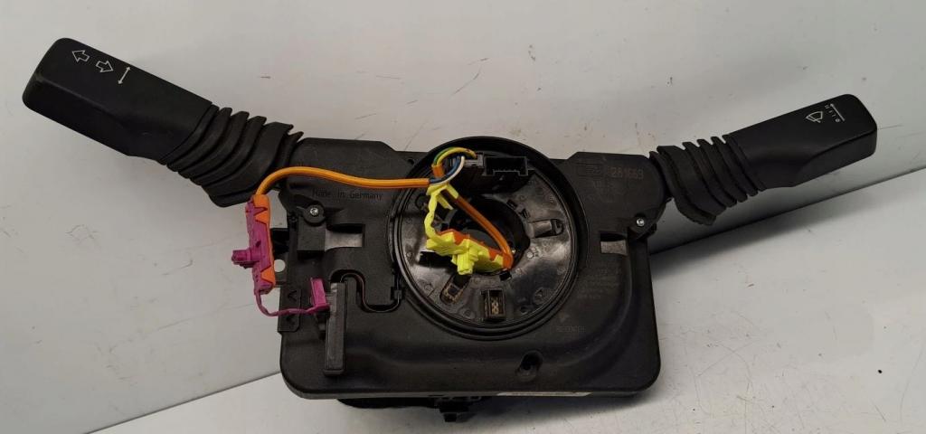 Opel Astra III 2004-2014 sedan 1.9 CDTI diesel MT 60 kW 2002  Prepínacie páčky pod volantom 93184341