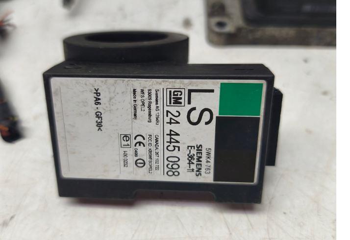 Opel Astra II 1998-2009 hatchback 1.4 16v petrol MT 66 kW 2001  Riadiaca jednotka motora (štartovací komplet) 12242030