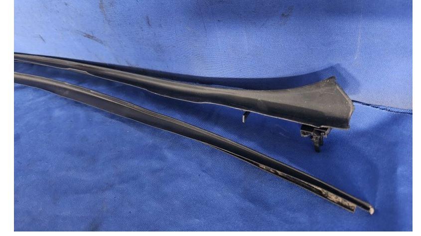 Volkswagen Golf V 2003-2009 hatchback 2.0 TDI diesel BKD MT 103 kW 2003  Tesnenie 1K0854319G 1K0854320G