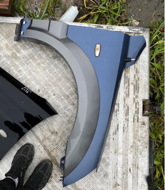 Kia Sorento I 2003-2009 hatchback 2.5 CRDI diesel AT 103 kW 2002  Blatník predný pravý