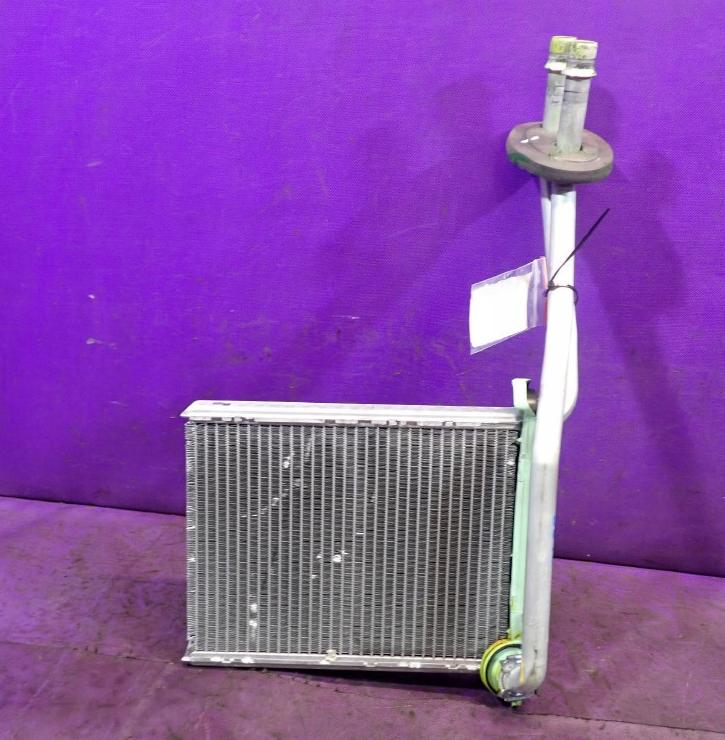 Peugeot 308 I 2007-2013 hatchback 1.6 16v petrol MT 88 kW 2008  Radiátor kúrenia 669328C