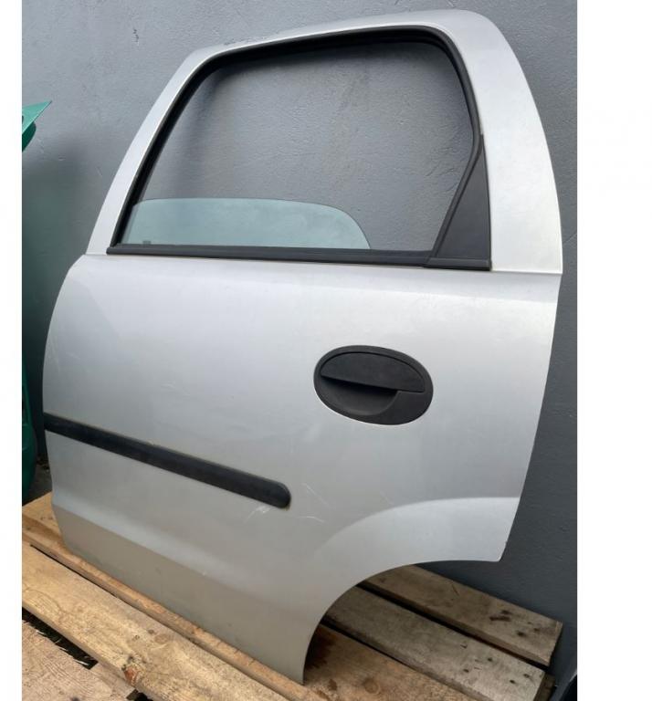 Opel Corsa C 2000-2006 hatchback 1.2 16v petrol MT 55 kW 2002  Dvere zadné ľavé