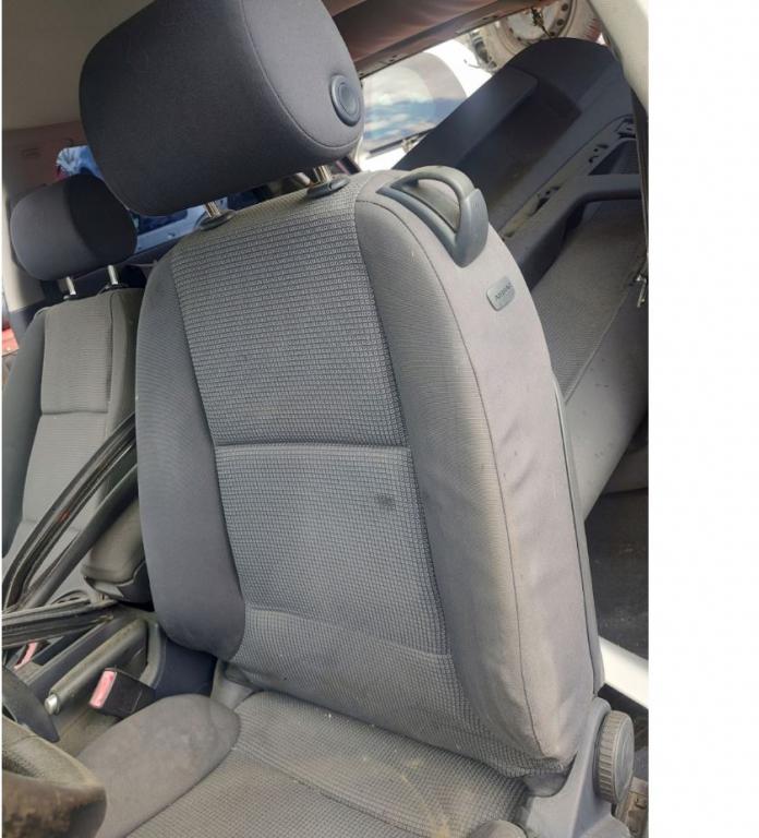 Audi A3 8P 2003-2012 hatchback 1.8 TFSI petrol MT 118 kW 2009  Sedadlo predné ľavé