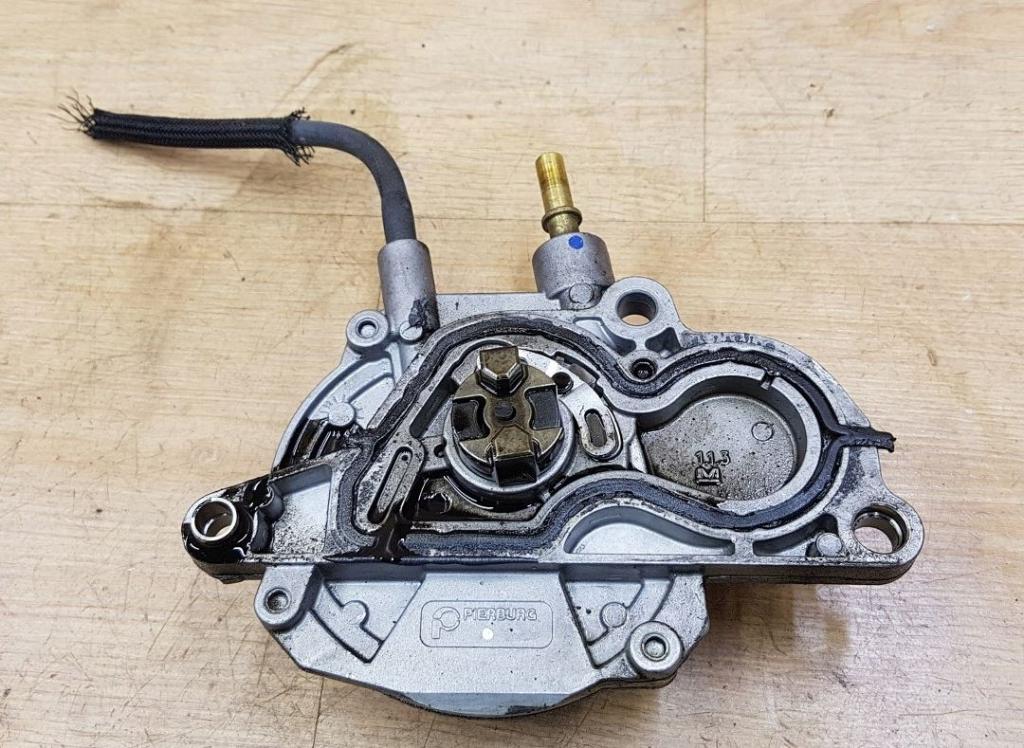 Opel Astra IV 2009-2015 hatchback 1.7 CDTI diesel MT 96 kW 2014  Vákuová pumpa