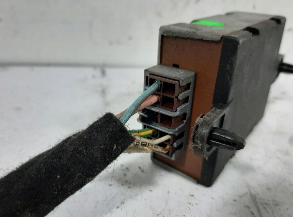 Peugeot Partner I 1996-2008 hatchback 1.9 D diesel MT 51 kW 2000  Riadiaca jednotka centrálneho zámku 9627031180