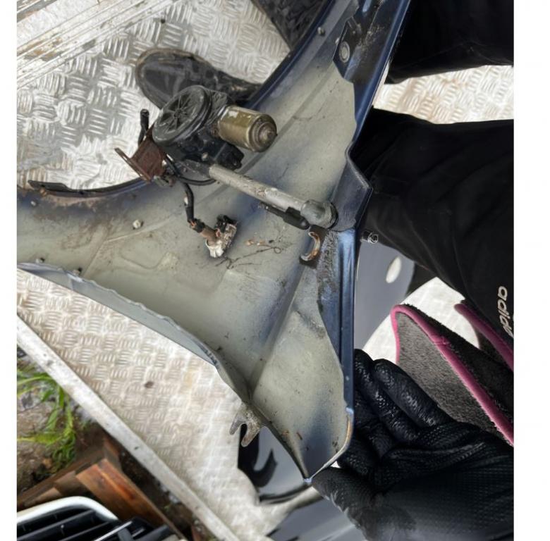 Kia Sorento I 2003-2009 hatchback 2.5 CRDI diesel AT 103 kW 2002  Blatník predný pravý