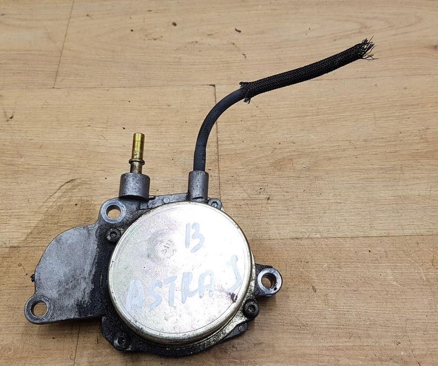 Opel Astra IV 2009-2015 hatchback 1.7 CDTI diesel MT 96 kW 2014  Vákuová pumpa