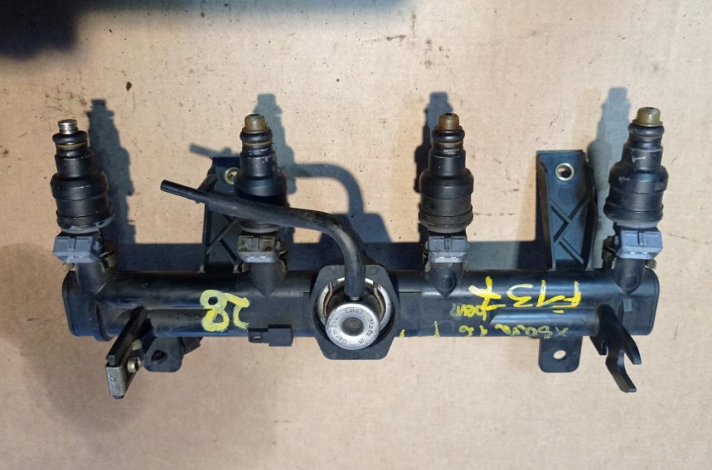 Peugeot 306 hatchback 1.6 8v petrol MT 65 kW  Vstrekovacia lišta 9607080380 0280150987