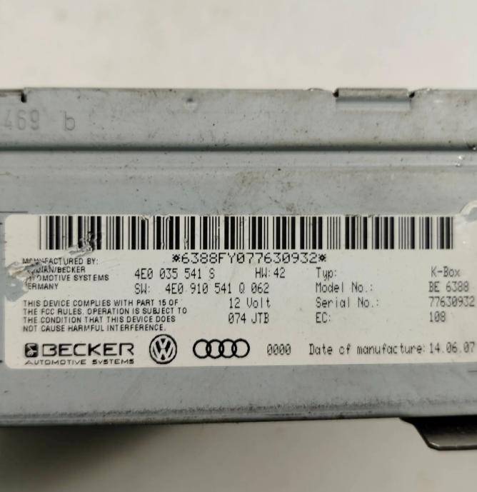 Audi A8 D3 2002-2009 sedan 4.2 V8 petrol AT 246 kW 2006  Rádio 4E0035541S