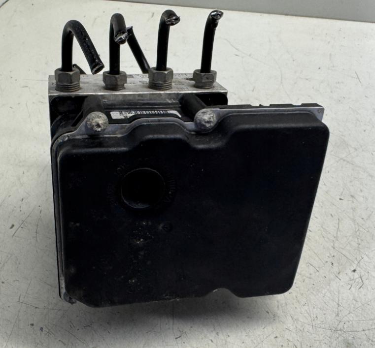 Opel Corsa D 2006-2014 hatchback 1.4 16v petrol MT 66 kW 2008  Pumpa ABS 13350598  0265251864