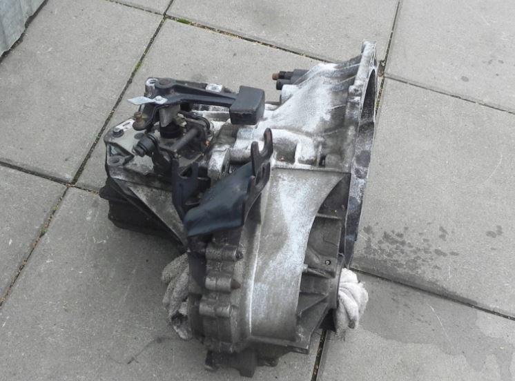 Ford Focus Mk2 2004-2011 sedan 1.8 TDCI diesel MT 85 kW 2008  Prevodovka manuálna 3M5R-7201-ZE