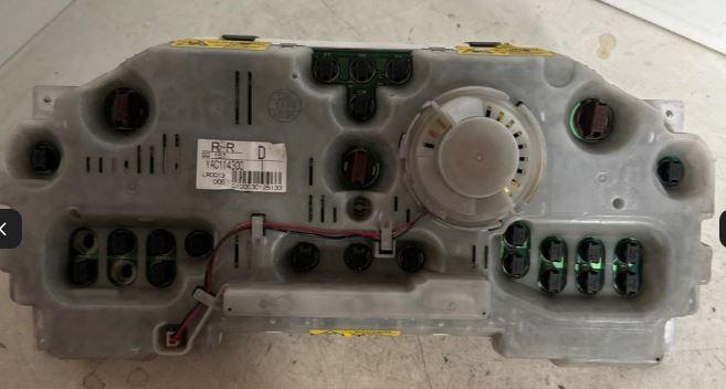 Land Rover Range Rover II P38 1995-2002 hatchback 2.5 dt diesel AT 100 kW 2000  Prístrojová doska YAC114300 0100530125133