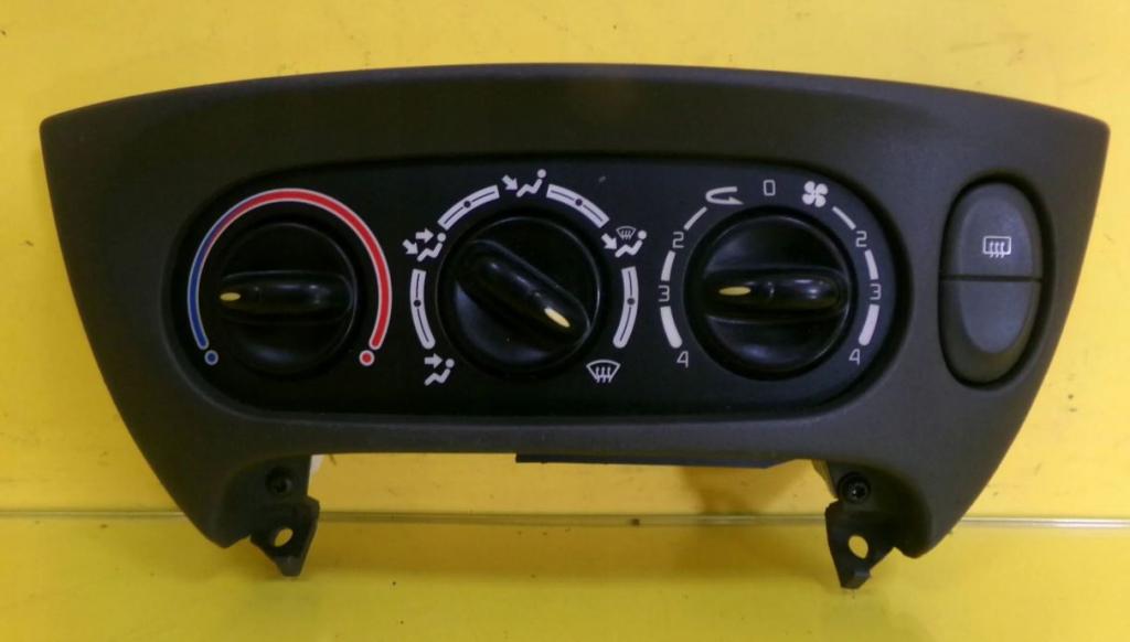 Renault Scenic I 1996-2003 hatchback 1.4 16v petrol MT 70 kW 2001  Panel kúrenia/klimatizácie 662367T NR863