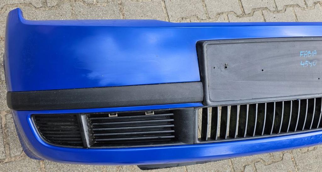 Skoda Fabia I 1999-2007 sedan 1.4 MPI petrol MT 50 kW 2001  Nárazník predný