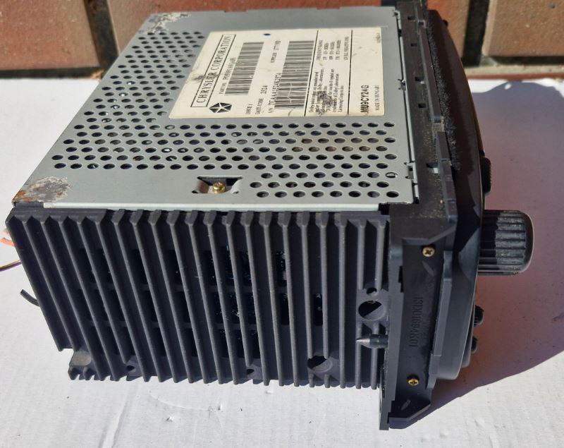 Chrysler Pt cruiser hatchback 2.0 16v petrol MT 104 kW 2001  Rádio P05091601AF