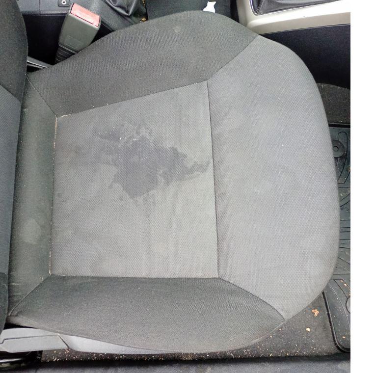 Opel Astra III GTC 2004-2014 hatchback 1.6 16v petrol MT 85 kW 2010  Sedadlo predné pravé