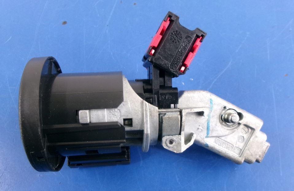 Renault Clio III 2005-2012 hatchback 1.2 16v petrol MT 55 kW 2006  Spínacia skrinka