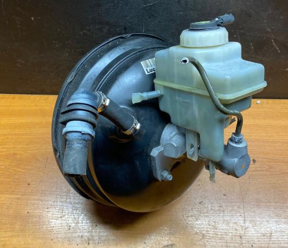 BMW 5 E39 1996-2003 combi 3.0 D diesel MT 135 kW 2000  Posilňovač bŕzd 1165055