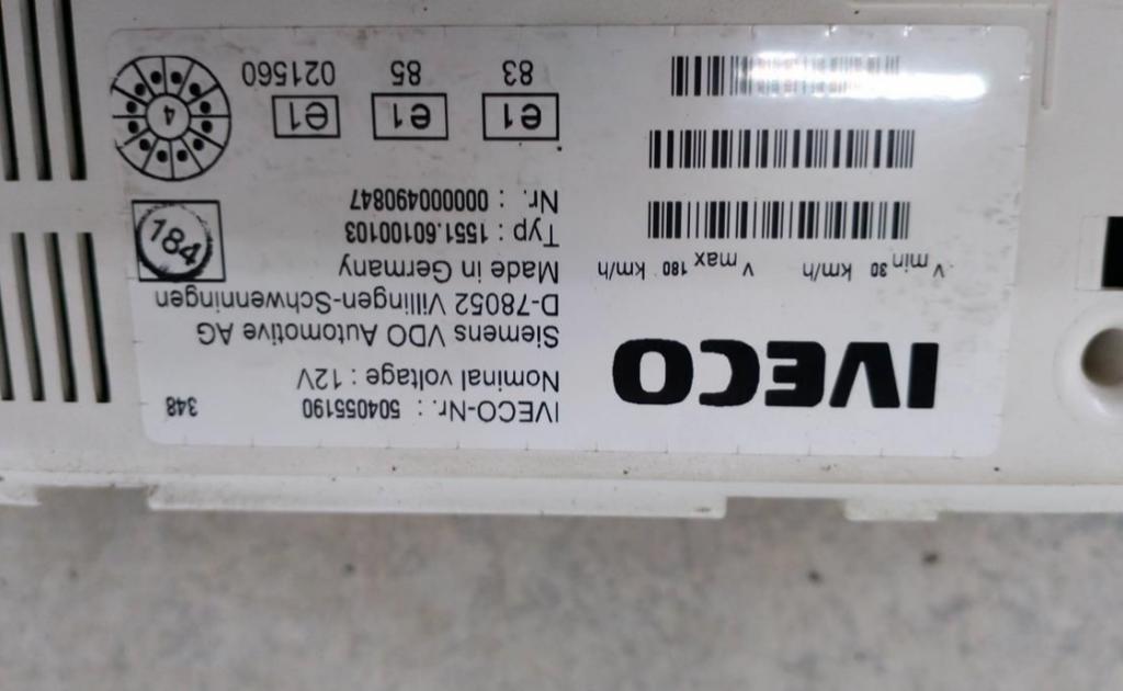 Iveco Daily III 1999-2006 2.8 HPI diesel MT 107 kW 2004  Prístrojová doska 504055190