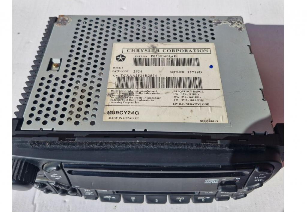 Chrysler Pt cruiser hatchback 2.0 16v petrol MT 104 kW 2001  Rádio P05091601AF