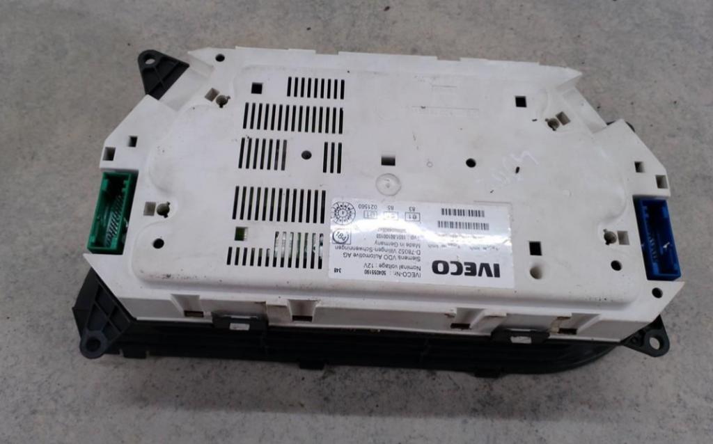 Iveco Daily III 1999-2006 2.8 HPI diesel MT 107 kW 2004  Prístrojová doska 504055190