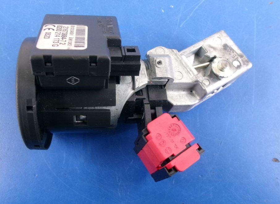 Renault Clio III 2005-2012 hatchback 1.2 16v petrol MT 55 kW 2006  Spínacia skrinka