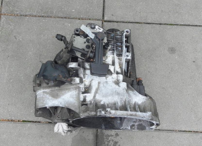 Ford Focus Mk2 2004-2011 sedan 1.8 TDCI diesel MT 85 kW 2008  Prevodovka manuálna 3M5R-7201-ZE