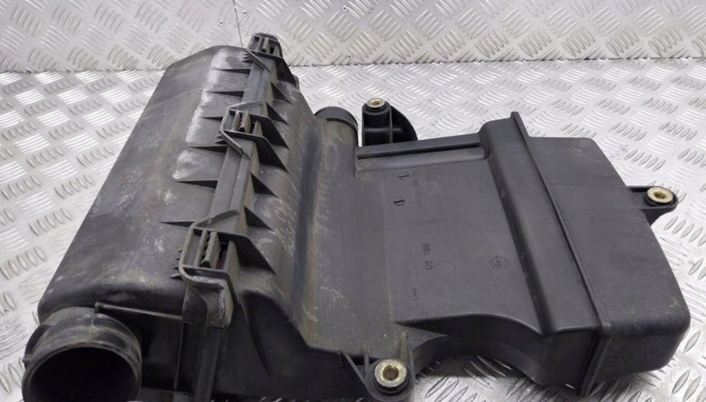 Fiat Punto II 1999-2010 hatchback 1.2 16v petrol MT 59 kW 2002  Obal vzduchového filtra 735275091 73527503