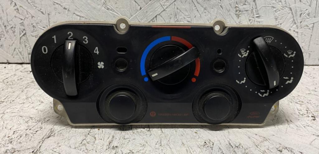 Ford Fusion hatchback 1.4 16v petrol MT 59 kW 2003  Panel kúrenia/klimatizácie 2S6H18549BE