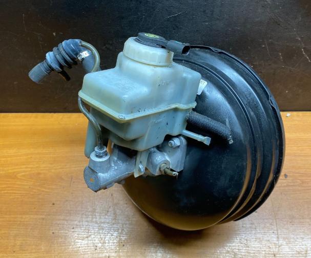 BMW 5 E39 1996-2003 combi 3.0 D diesel MT 135 kW 2000  Posilňovač bŕzd 1165055