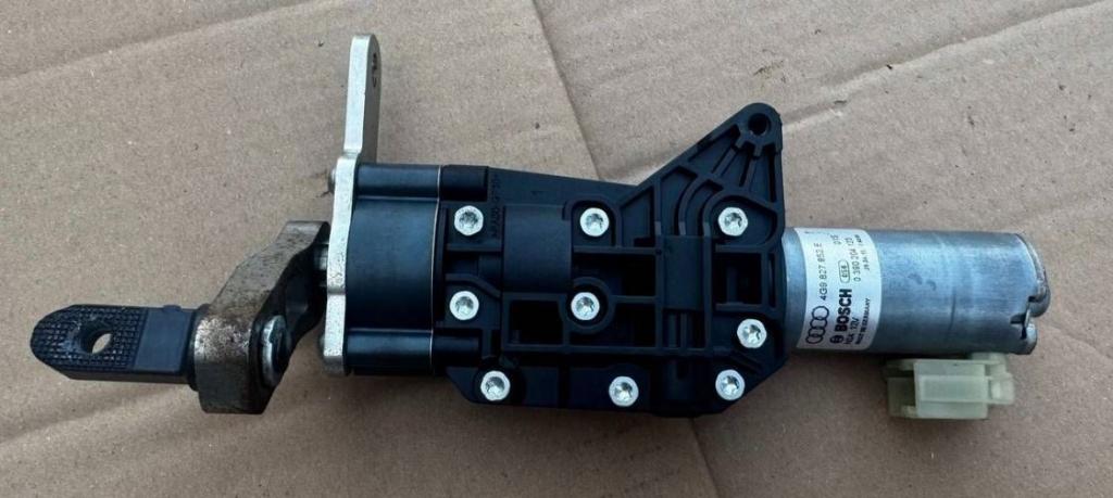 Audi A6 C7 2011-2018 COMBI 2.0 TDI diesel MT 130 kW 2011  Aktuátor natáčania zadnej nápravy 4G9827852E