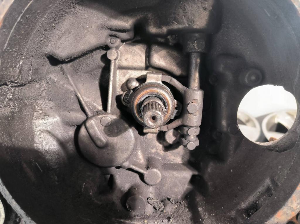 Skoda Felicia hatchback 1.9 D diesel MT 47 kW 1998  Prevodovka manuálna