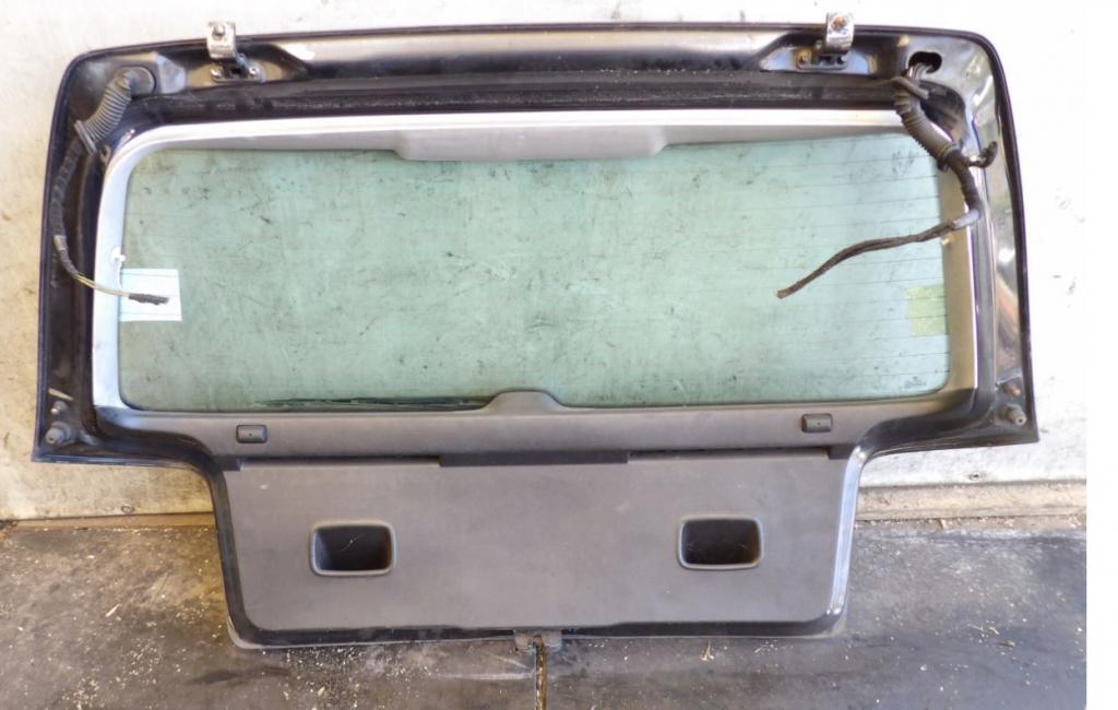 Volkswagen Golf IV 1997-2003 1.4 16v petrol AXP MT 55 kW 2001  Kapota zadná (kufor) 3 dverova