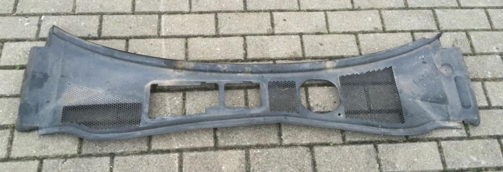 Volkswagen Passat B5 1995-2005 sedan 1.8 T petrol MT 110 kW 2003  Torpédo (plast pod čelným sklom)